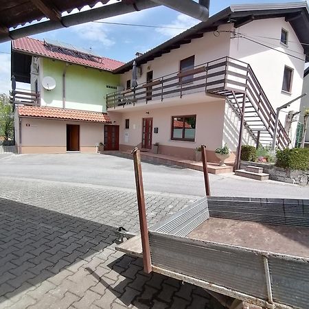 Apartmaji Karbic Postojna Exterior photo