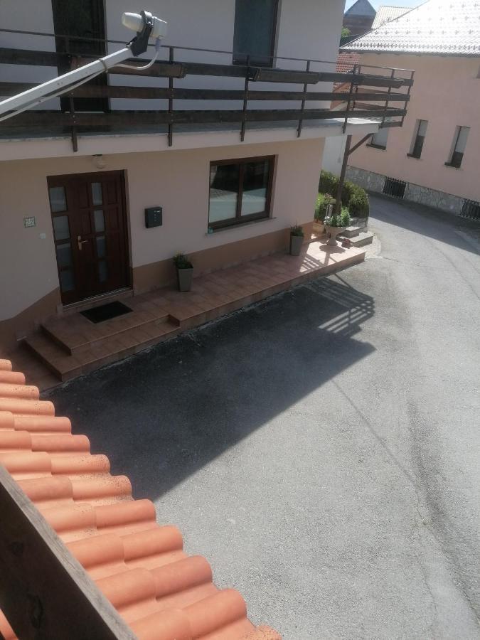 Apartmaji Karbic Postojna Exterior photo